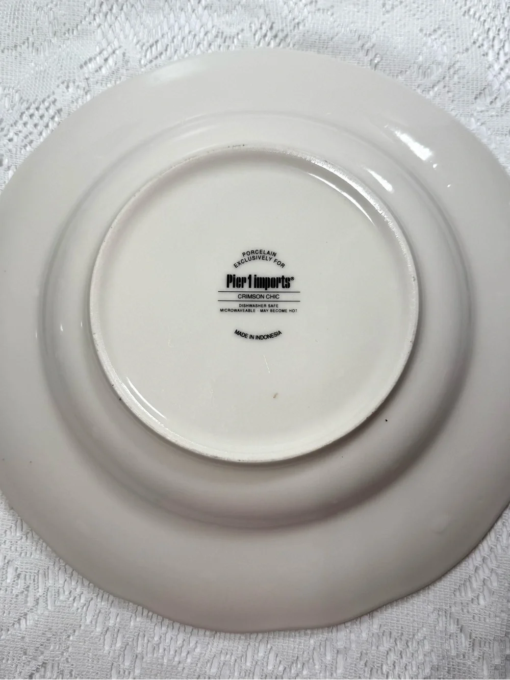 Pier 1 Crimson Chic Red and Gold Scalloped Edge Dinner Plates - Pair